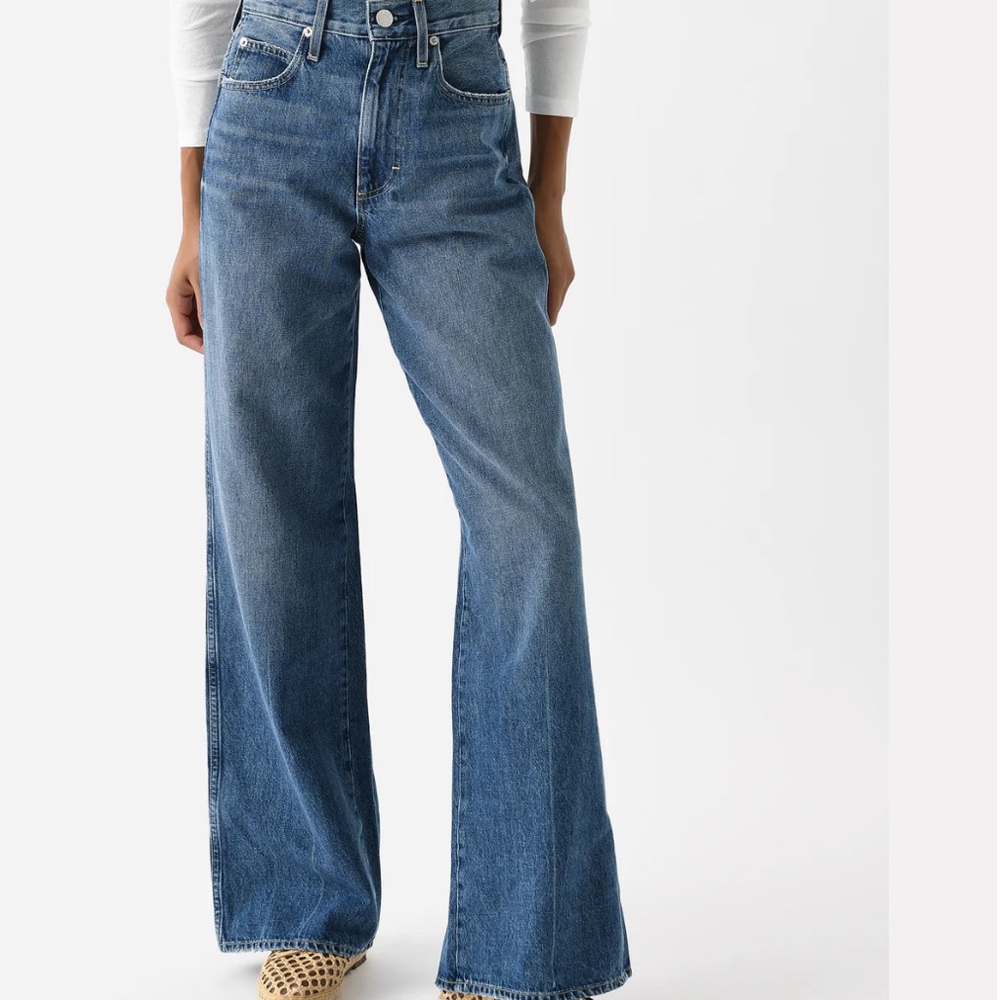 AMO Blue Flare Wide Leg Jeans with High Waist and Retro Style